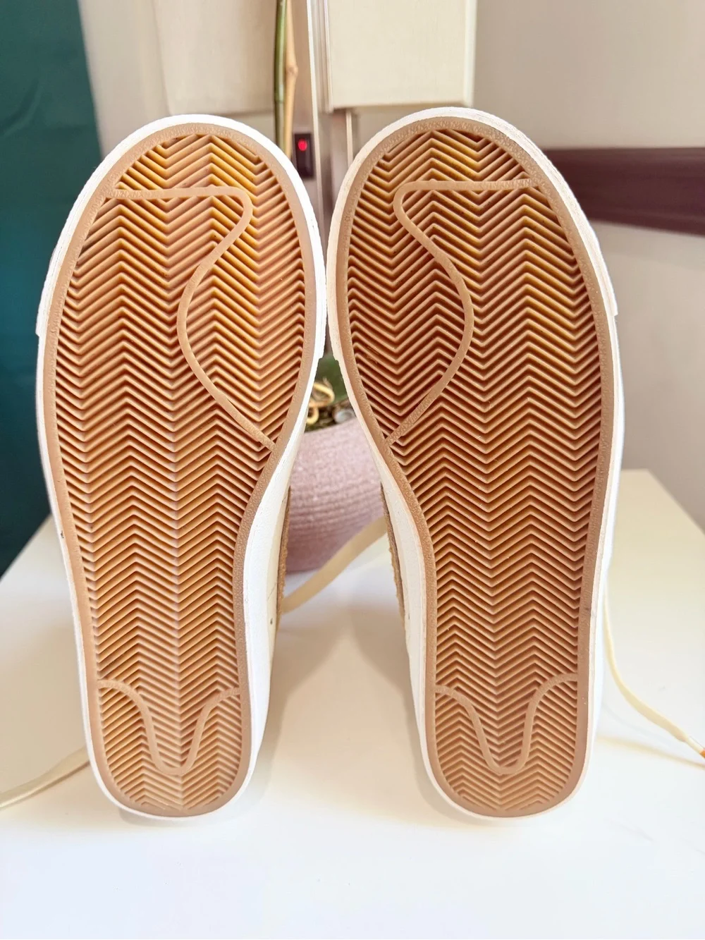 Nike Blazer Mid 77 Vintage Waffle Coconut Milk Men Size 8 Sneakers Used Like New